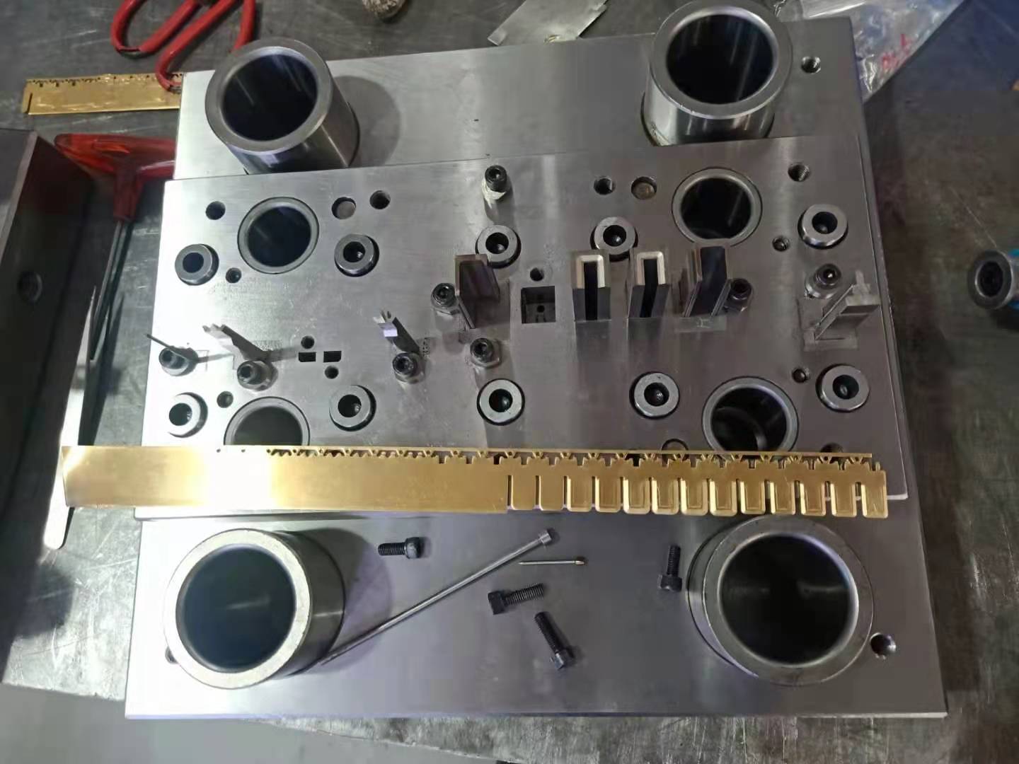 New energy automobile terminal precision stamping mould