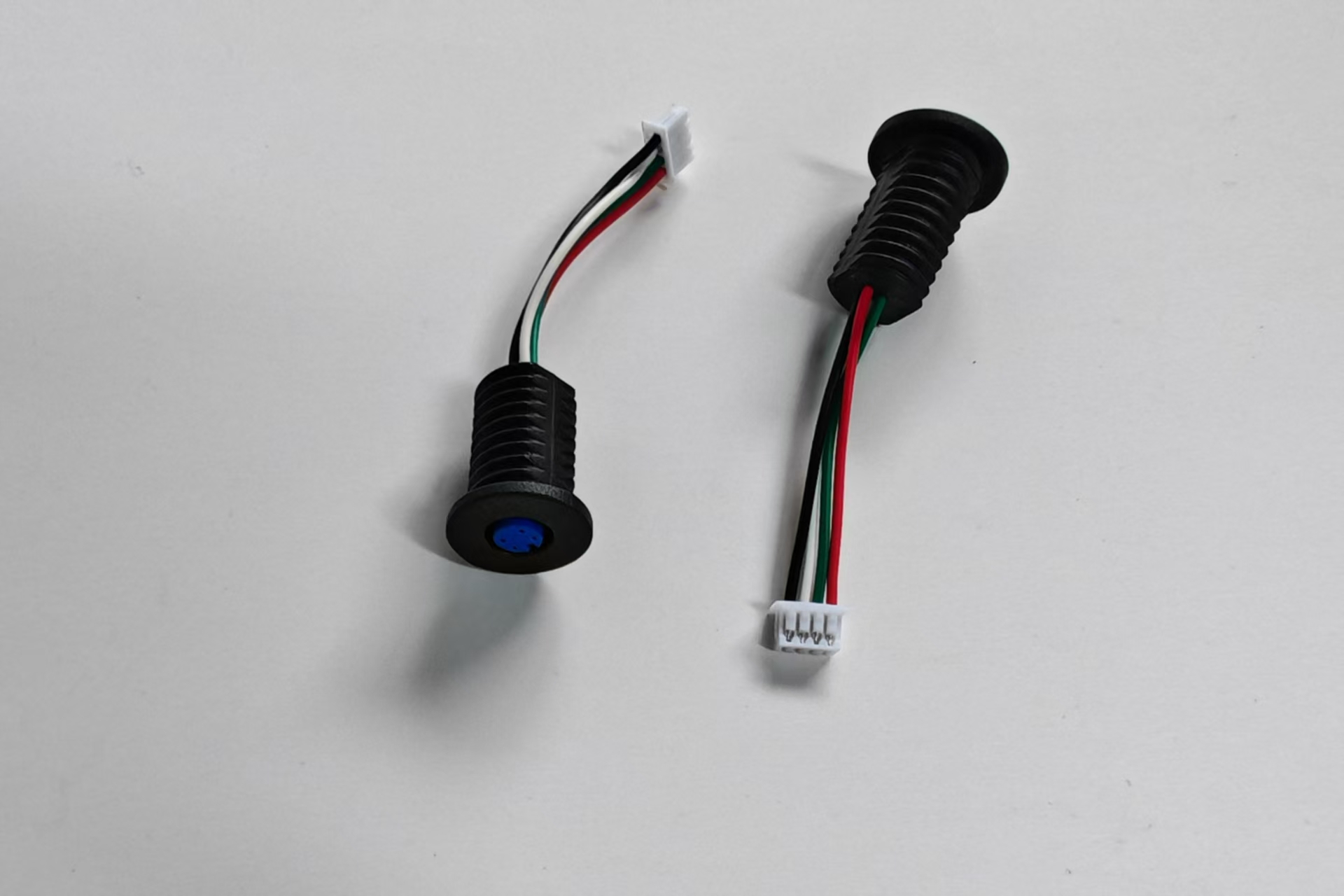 Operating Temperature and Sealing Features in 2 Pin M6 Waterproof Connectors