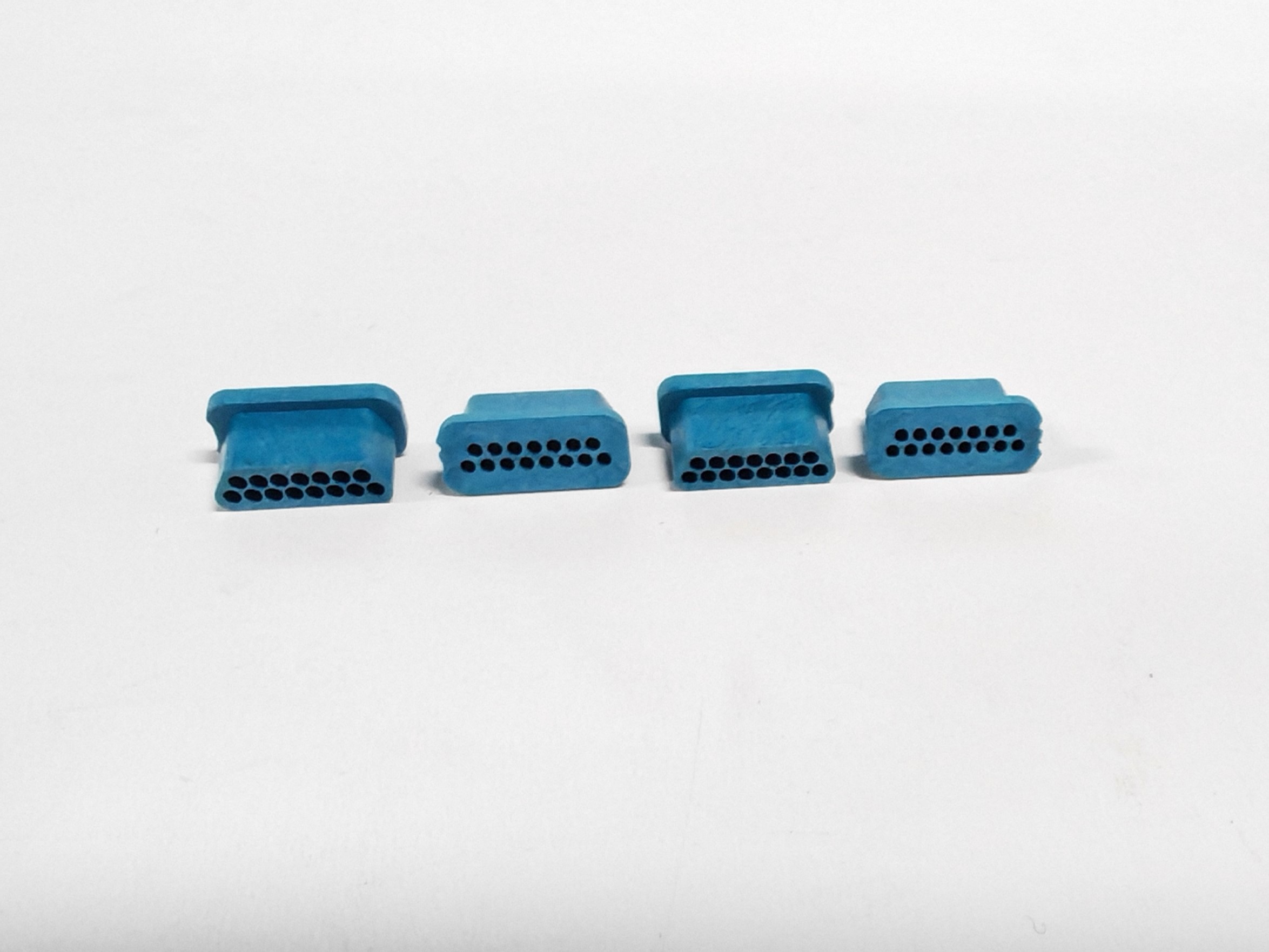 Role of thread locking mechanisms in maintaining connection integrity