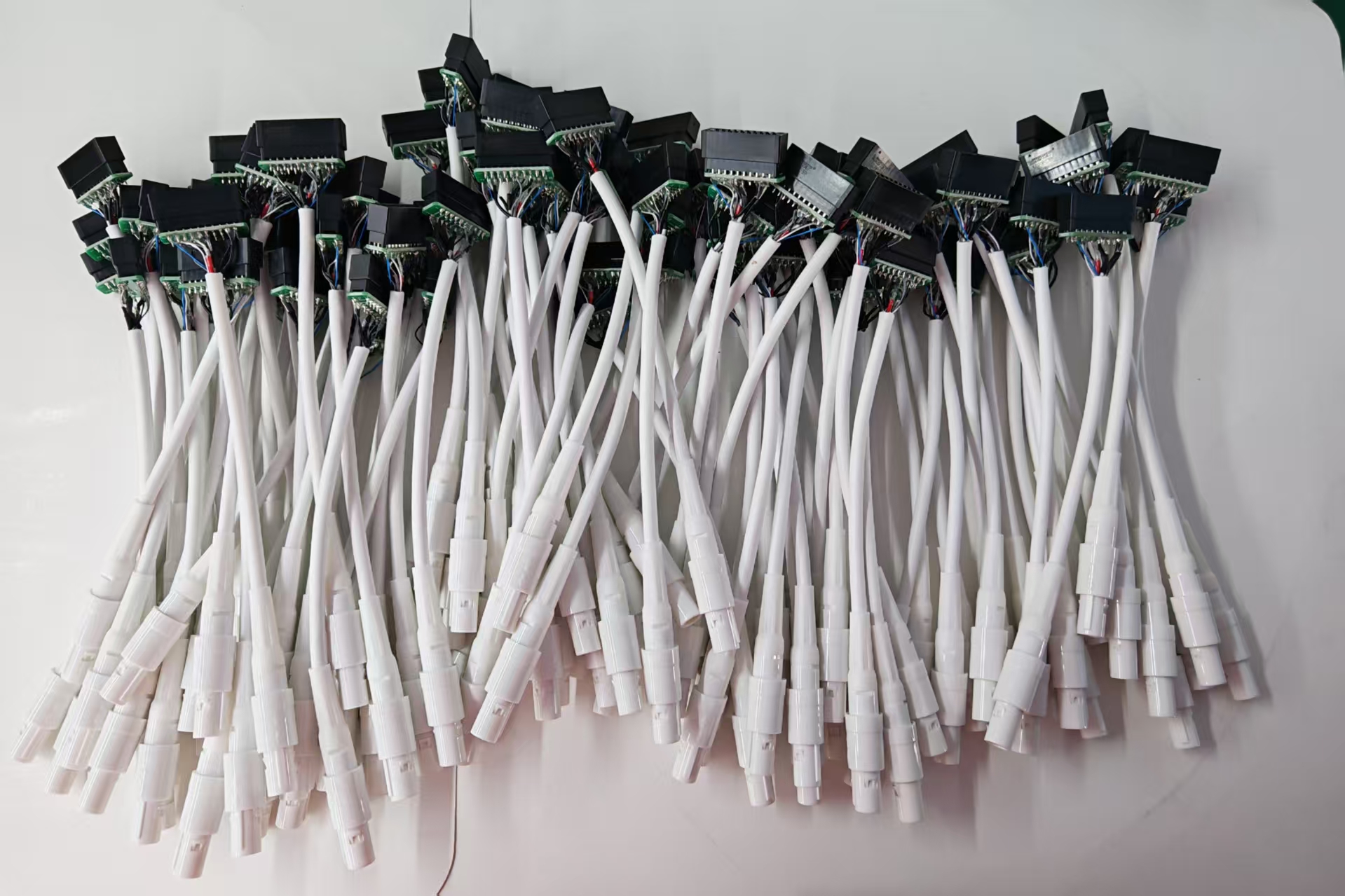 工业电子中2针M6防水连接器组件的供应商简介