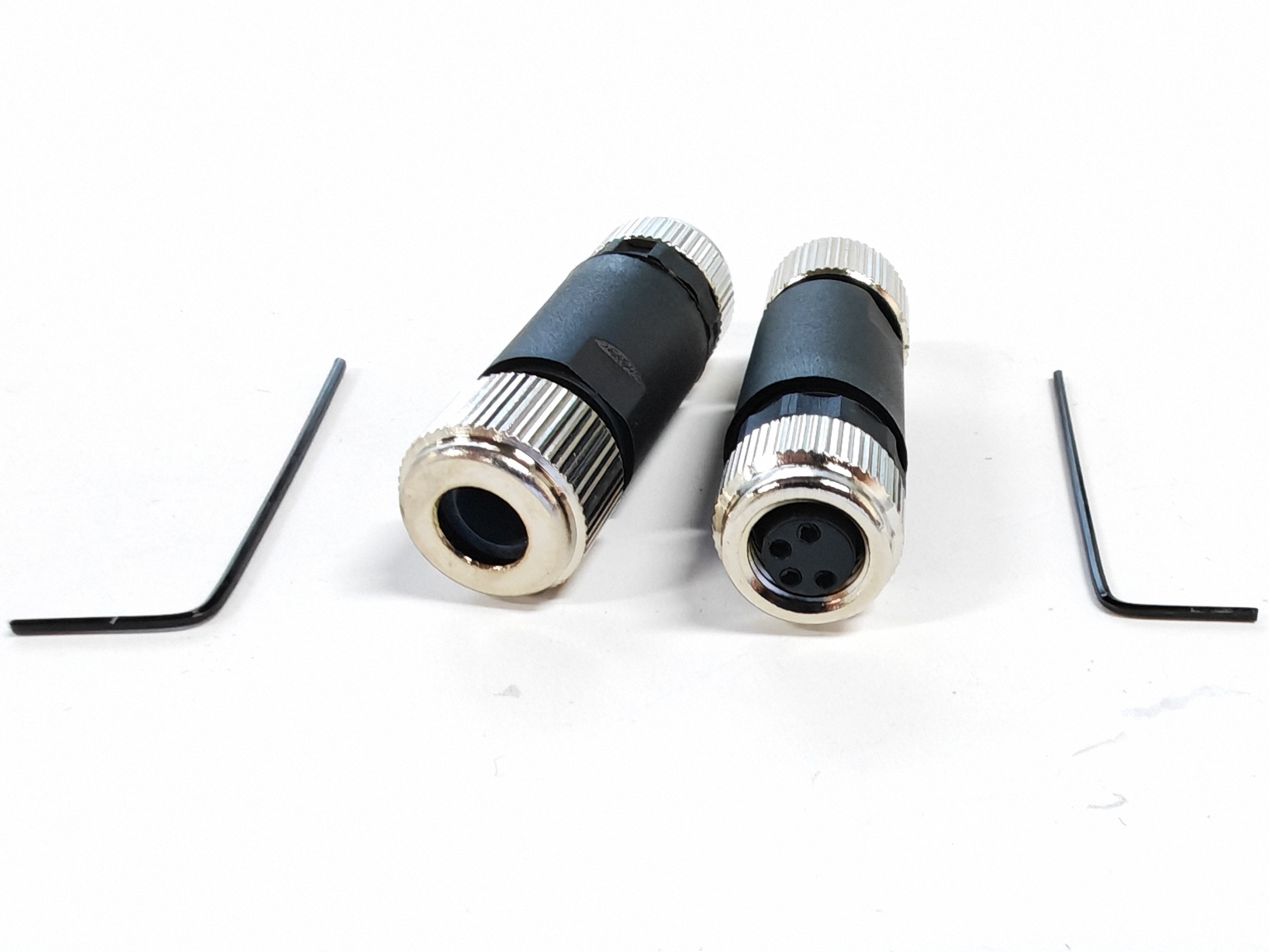 支持耐用工业CAN总线连接器的关键规格