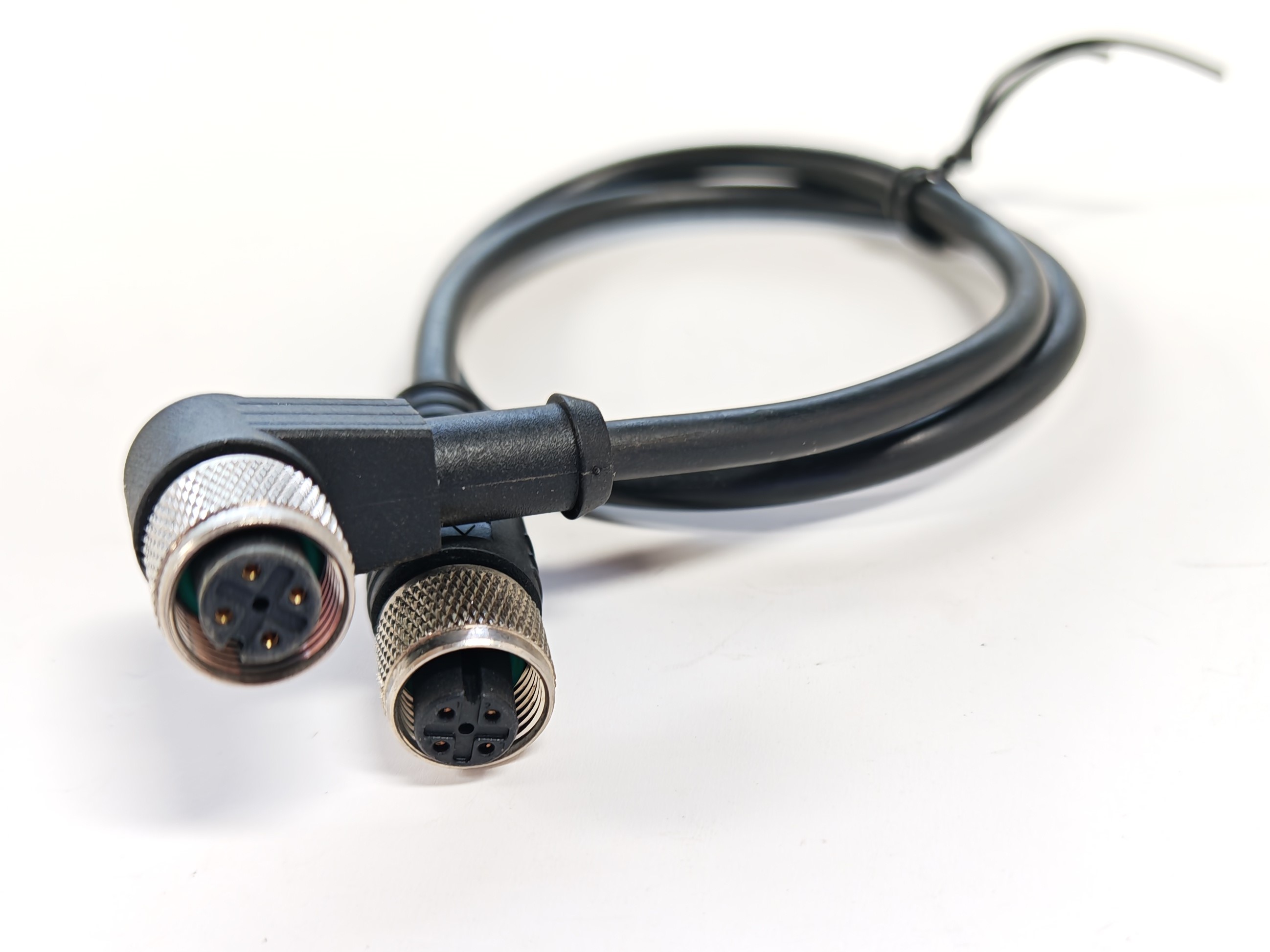 评估可靠CAN总线系统的M12连接器供应商能力